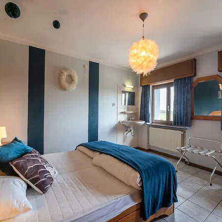 Spacious In With Garden, Cleaning Included *